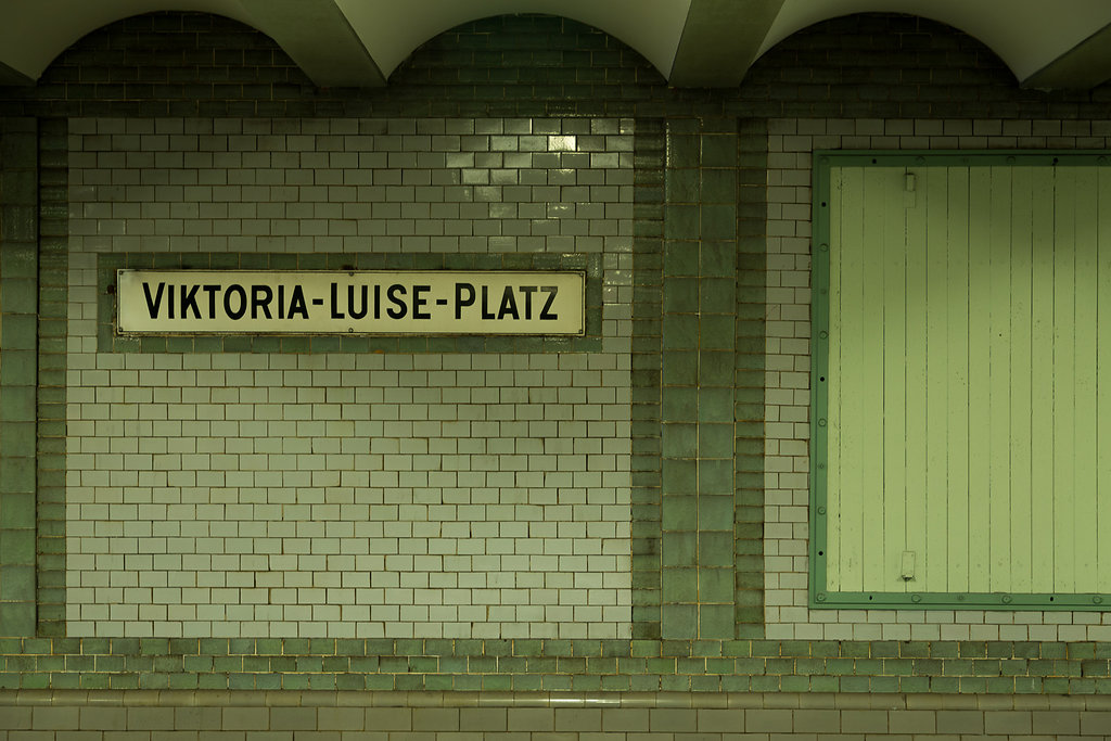 U4 Viktoria-Luise-Platz